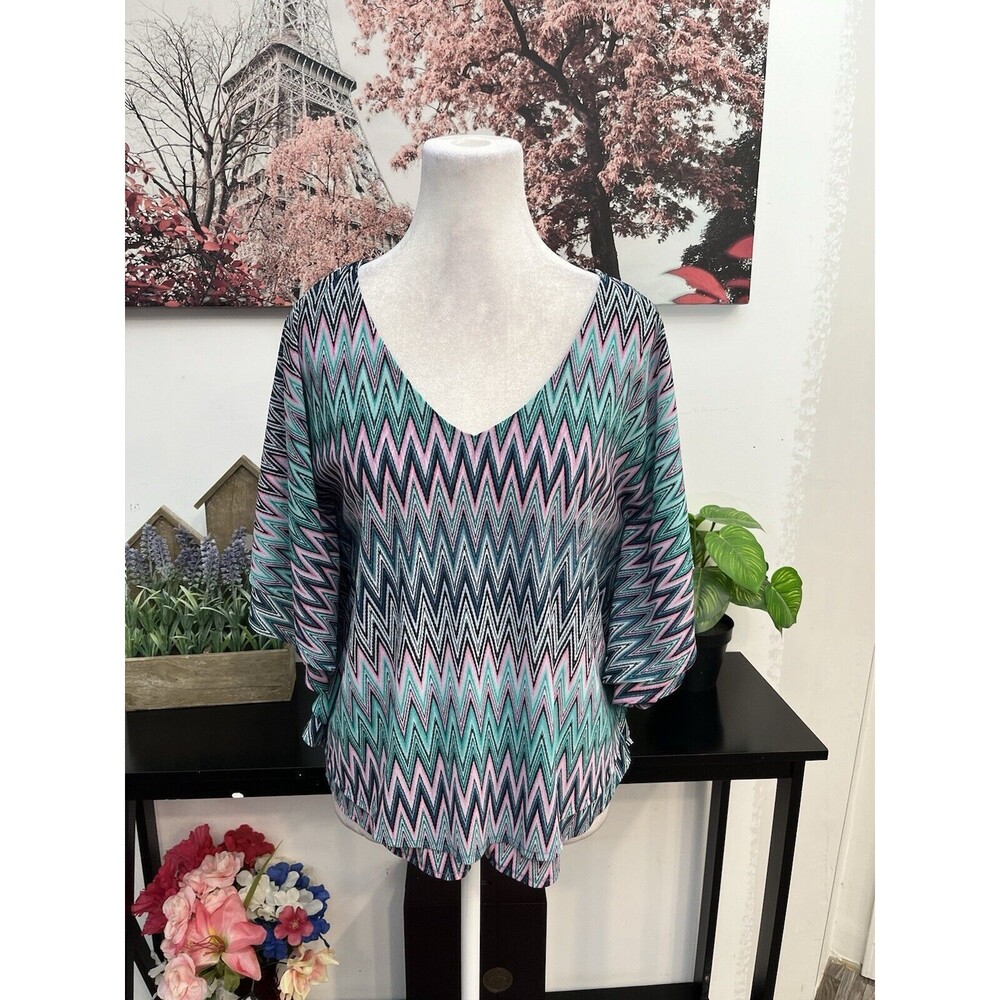 Jennifer Lopez Women’s Colorful Layered Batwing Blouse Size M V Neck Pullover